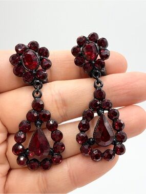 Vintage Garnet Red Rhinestone Drop Earrings Black Tone Clip On
